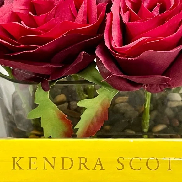 Kendra Scott Filigree Ceramic Jewelry Dish - Picture 2 of 4